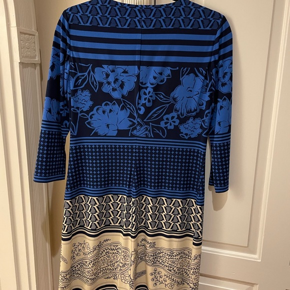 Donna Morgan Fitted Jersey Sheath Dress with Blue Floral Paisley Pattern Size 6 - Picture 4 of 4